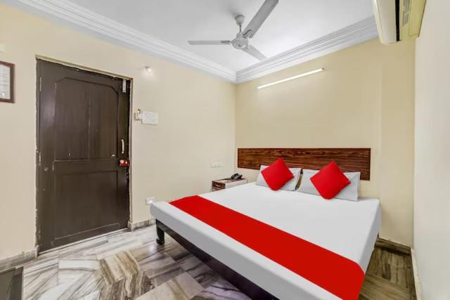 هتل Sri Uma International