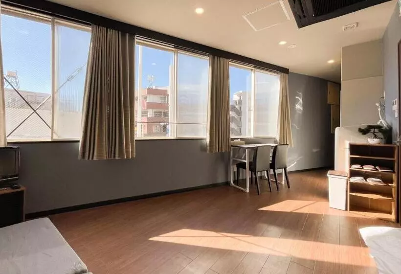 Hotelli Tomi Home 2f