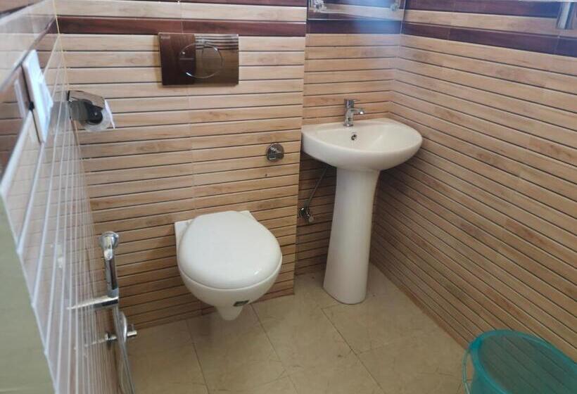 Khushi Hotel & Restaurant