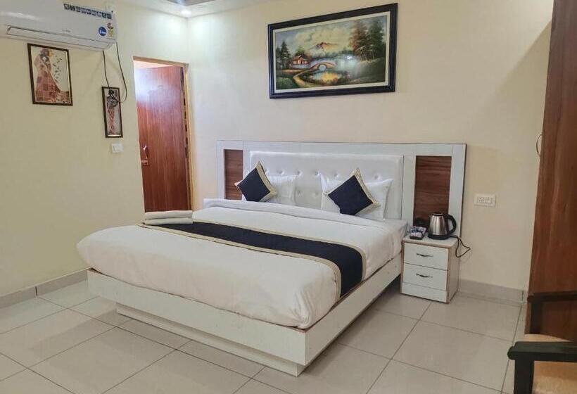 Khushi Hotel & Restaurant