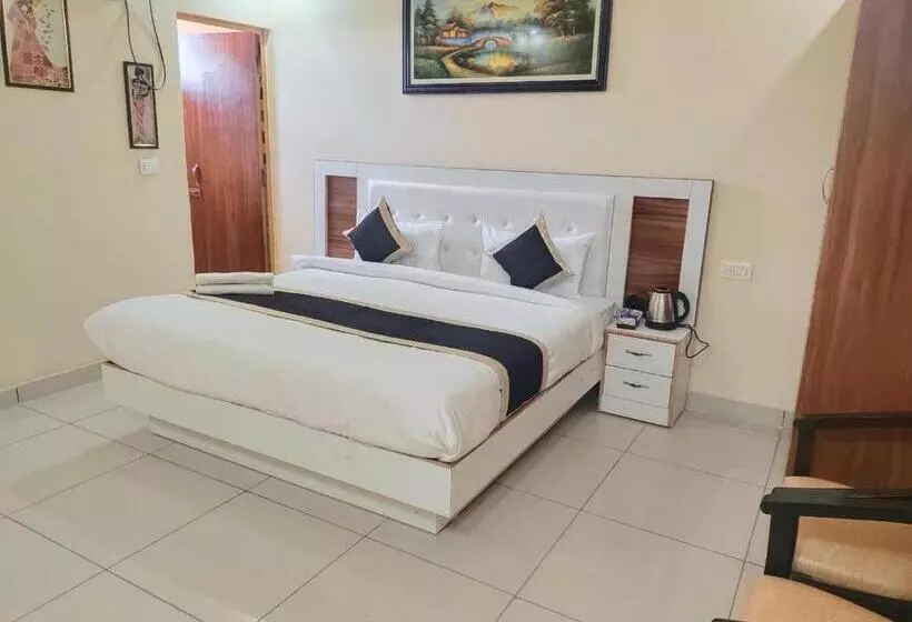 Khushi Hotel & Restaurant