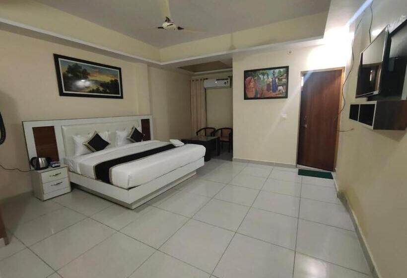 Khushi Hotel & Restaurant