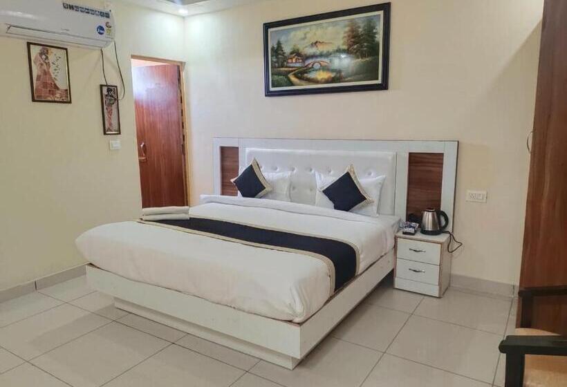 Khushi Hotel & Restaurant