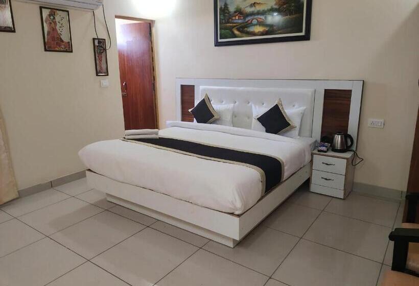 Khushi Hotel & Restaurant