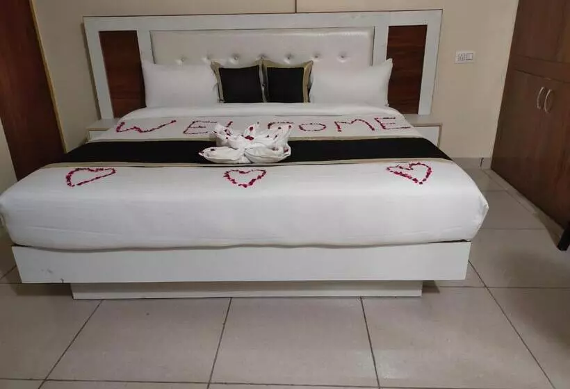 Khushi Hotel & Restaurant