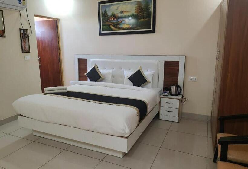 Khushi Hotel & Restaurant