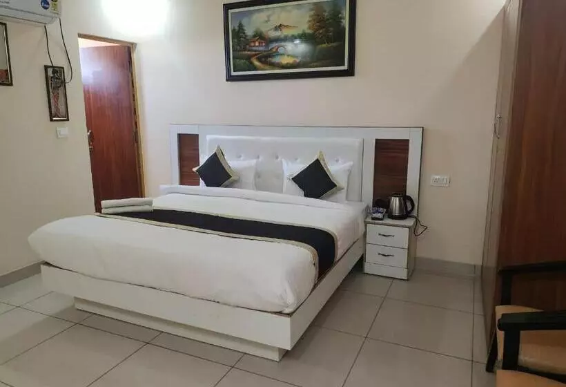 Khushi Hotel & Restaurant