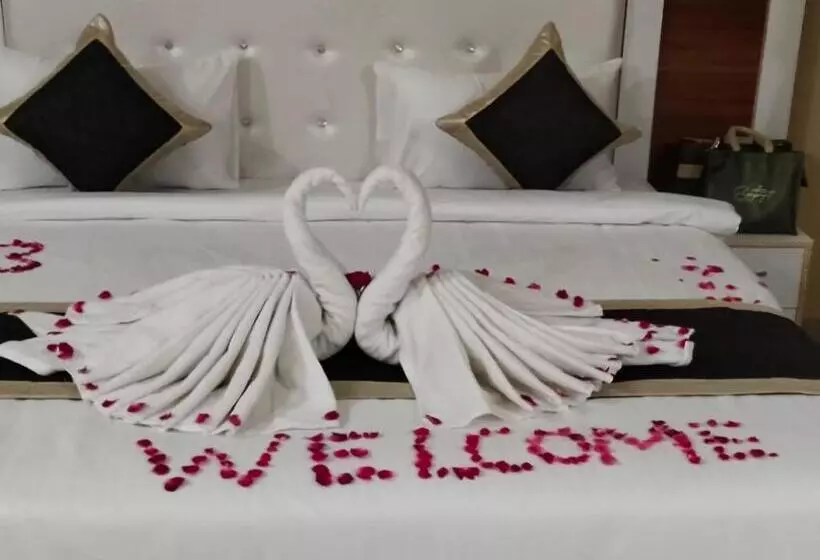 Khushi Hotel & Restaurant