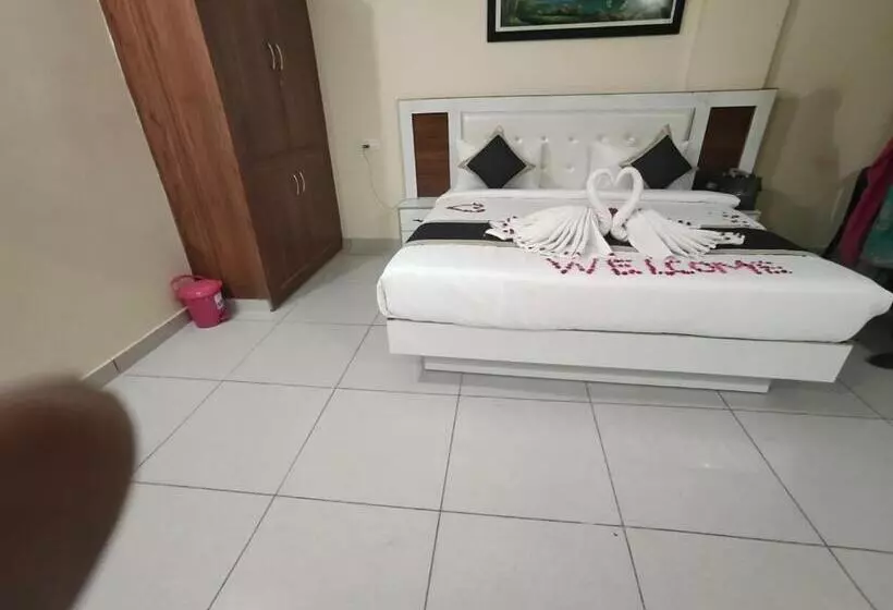 Khushi Hotel & Restaurant