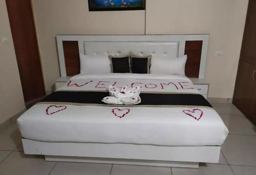 Khushi Hotel & Restaurant