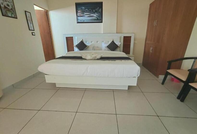 Khushi Hotel & Restaurant