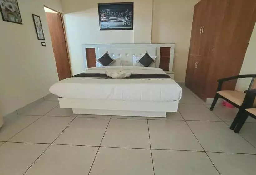 Khushi Hotel & Restaurant