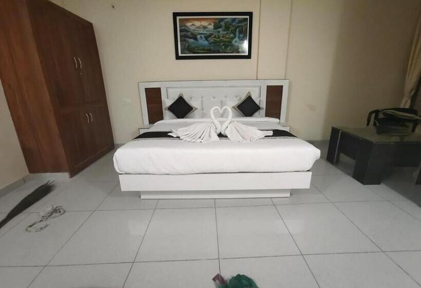 Khushi Hotel & Restaurant