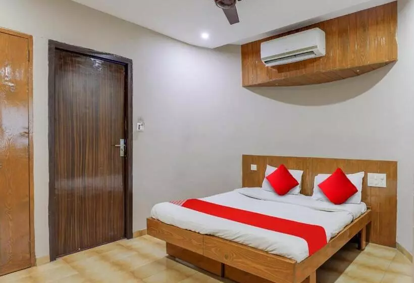Oyo Hotel Roshni