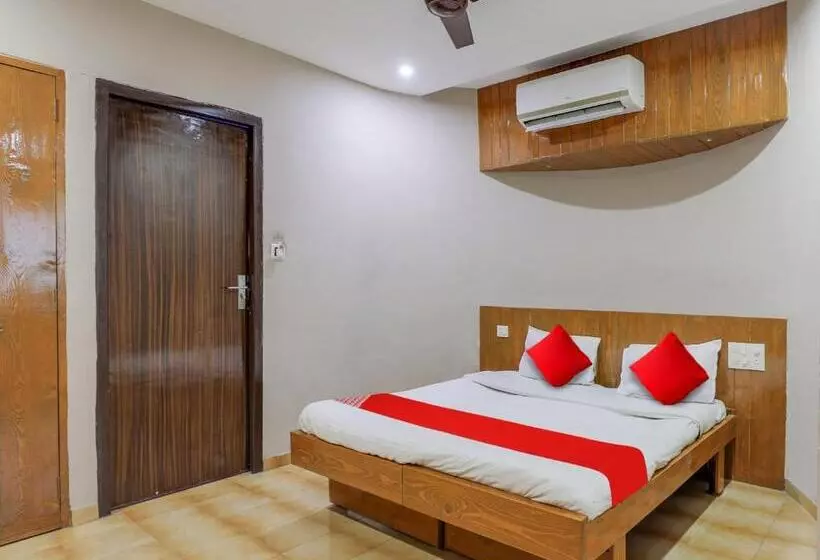 Oyo Hotel Roshni