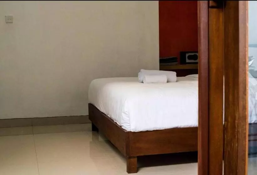 ペンション Canggu Ocean House/pink. By Walk To The Beach!