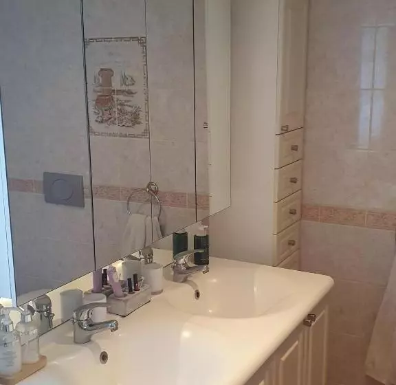 ペンション Room In Bb   Nathalies Home   2 Bedrooms Breakfast
