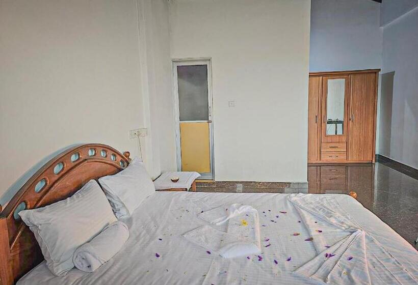 Sakura Hotel And Restaurant