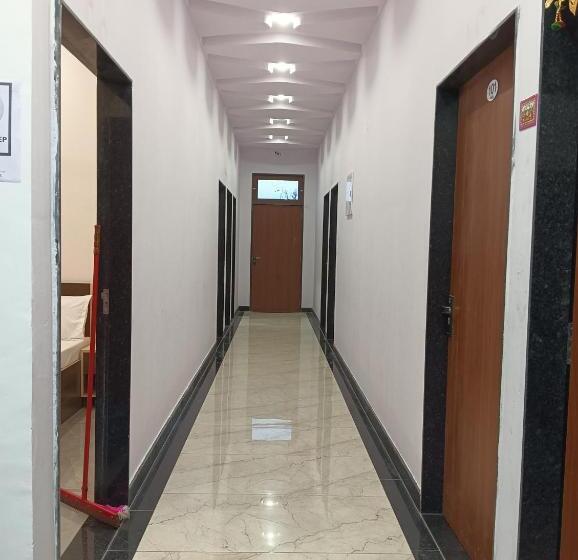 Shree Radhe Mohan Hotel And Resort Khatushyamji