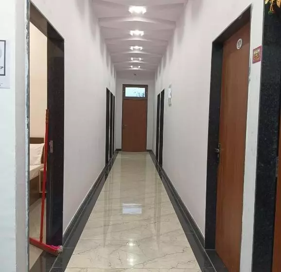 Shree Radhe Mohan Hotel And Resort Khatushyamji