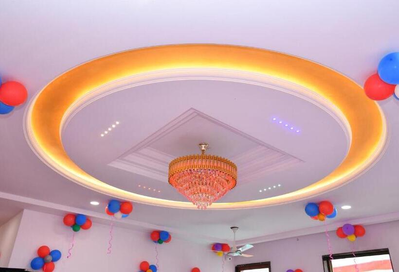 Shree Radhe Mohan Hotel And Resort Khatushyamji