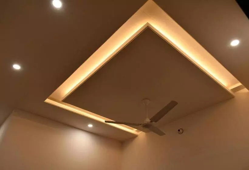 Shree Radhe Mohan Hotel And Resort Khatushyamji