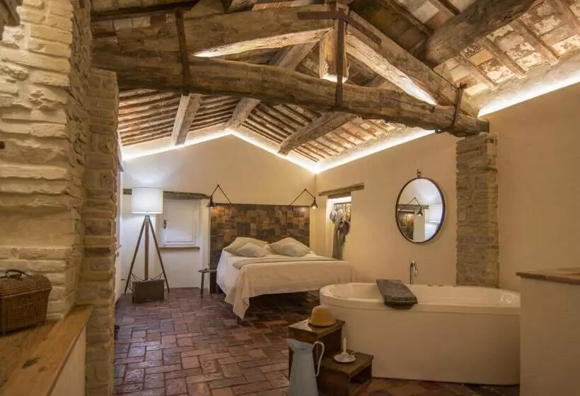 Aamiaismajoitus (B&B) Tuttomio Suite Con Idromassaggio