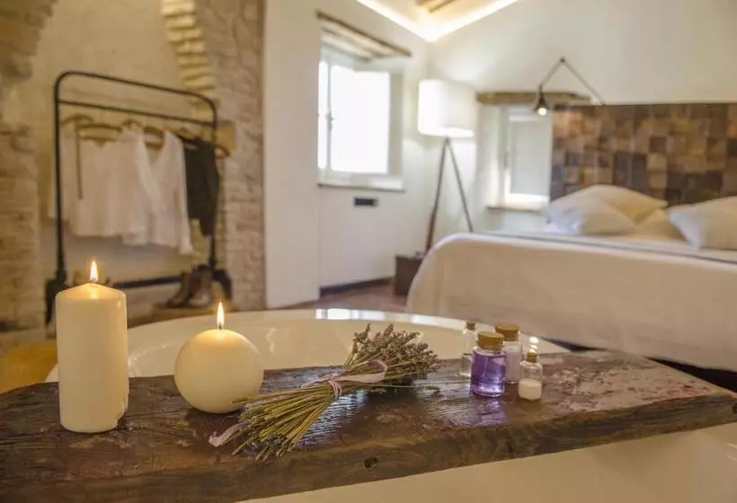 Aamiaismajoitus (B&B) Tuttomio Suite Con Idromassaggio