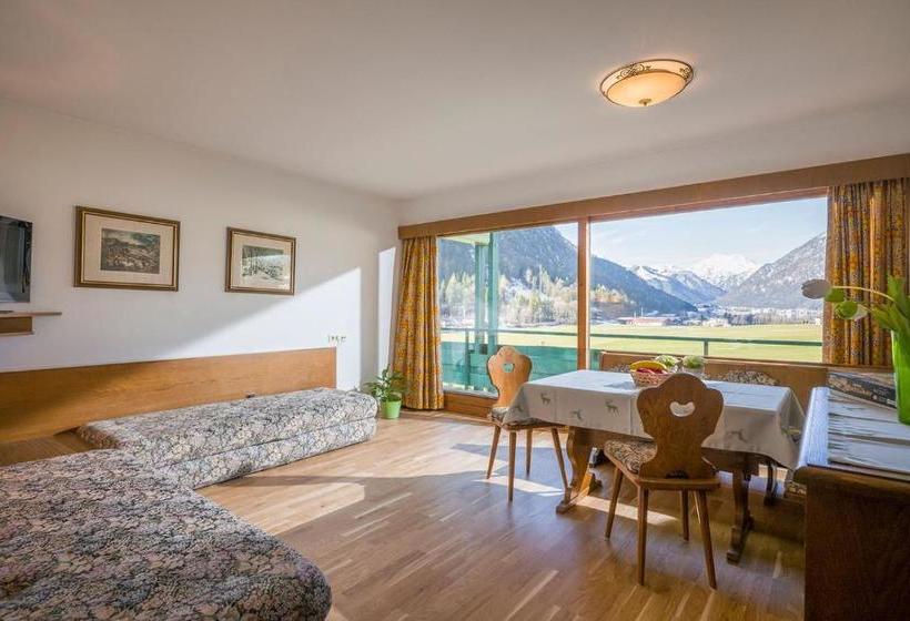 ホテル Appartements Achensee