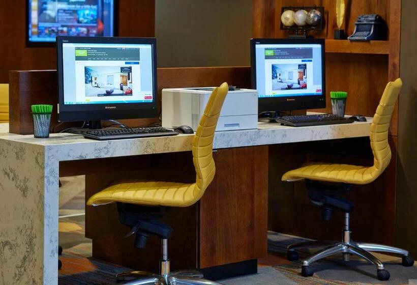 فندق Courtyard By Marriott Lake George