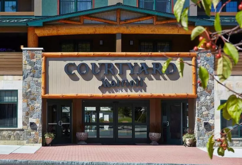 ホテル Courtyard By Marriott Lake George