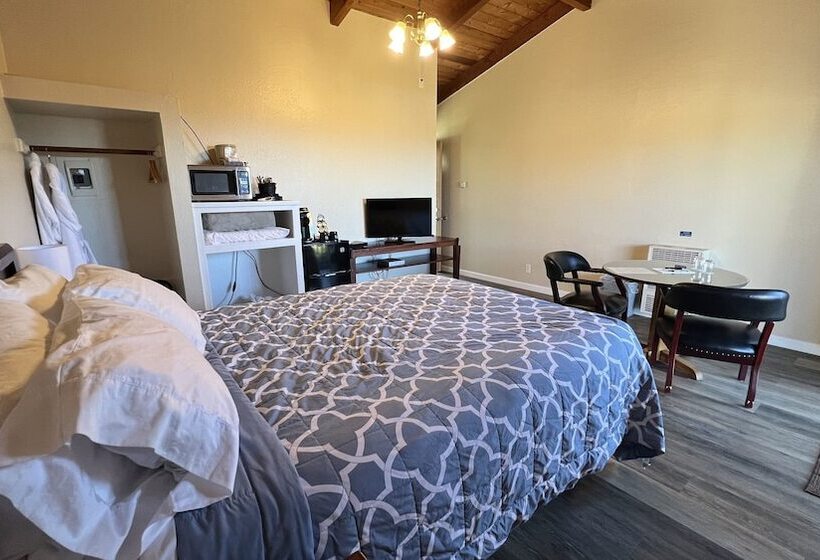 酒店 Fort Ross Lodge