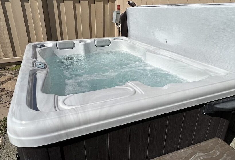 酒店 Fort Ross Lodge