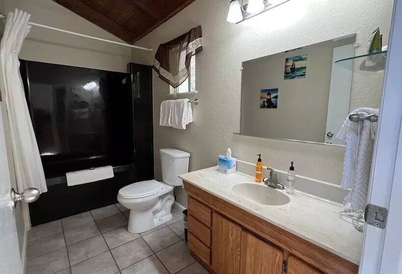 ホテル Fort Ross Lodge