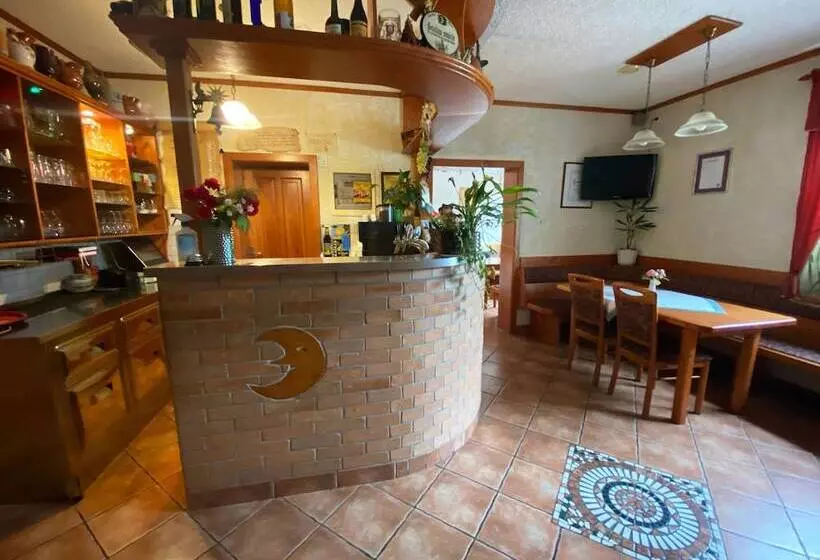 هتل Guesthouse Mesec Zaplana