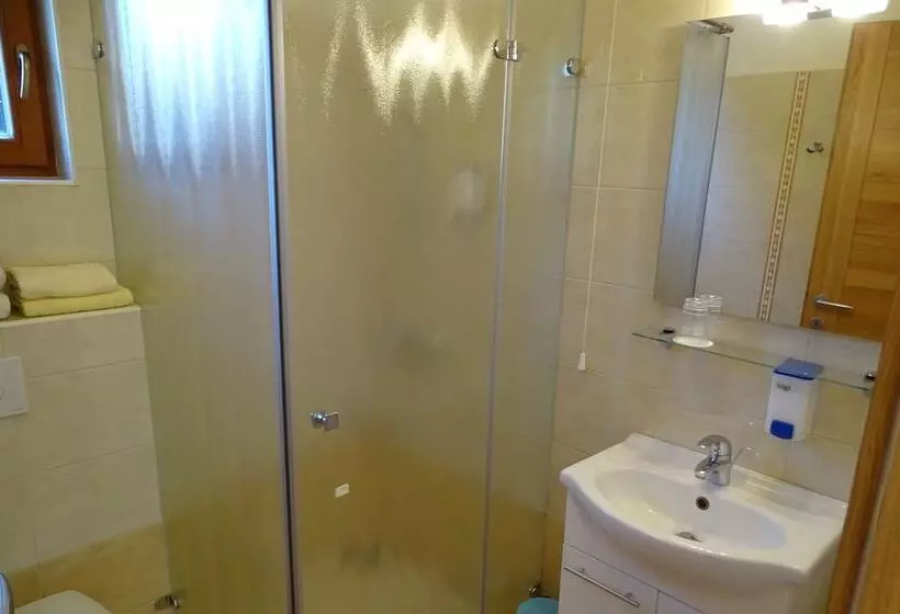 هتل Guesthouse Mesec Zaplana
