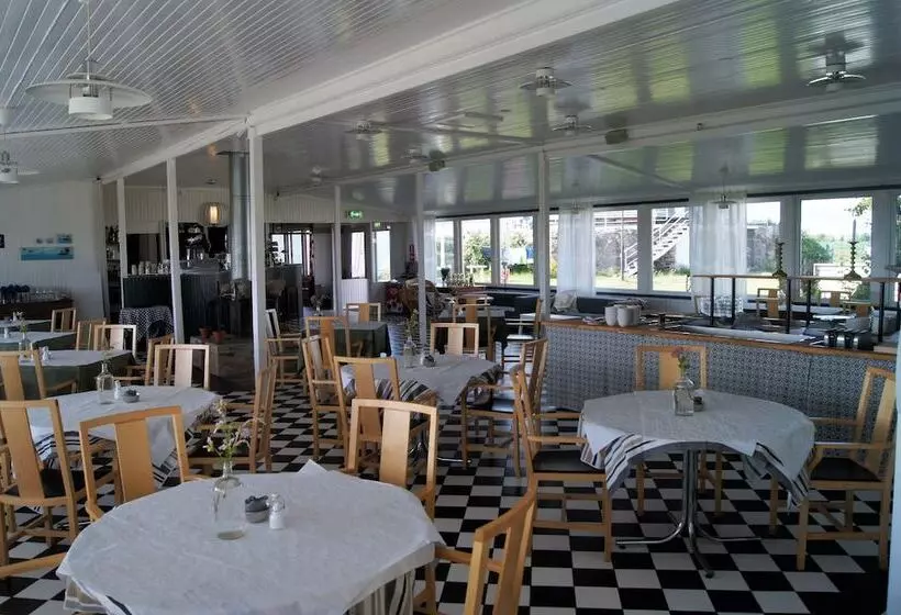 ホテル Kvarnen Pensionat Och Restaurang