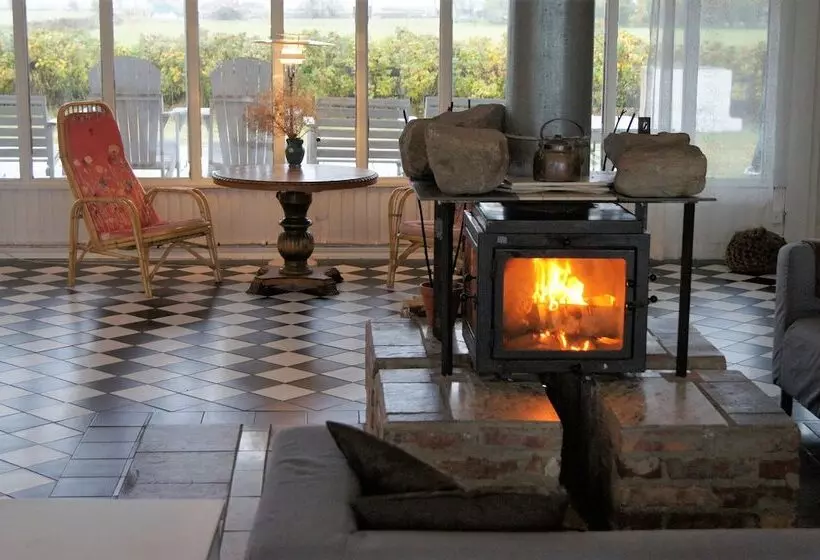 ホテル Kvarnen Pensionat Och Restaurang