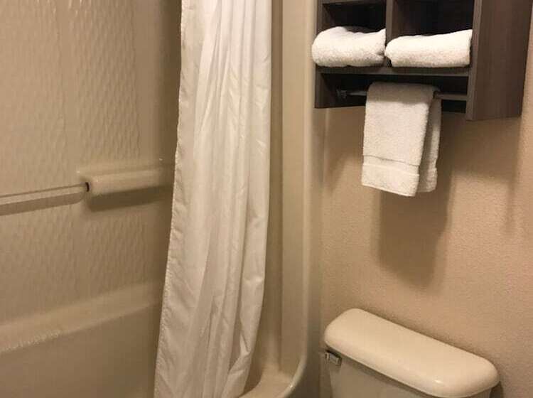 בית מלון כפרי Legacy Inn Gallatin