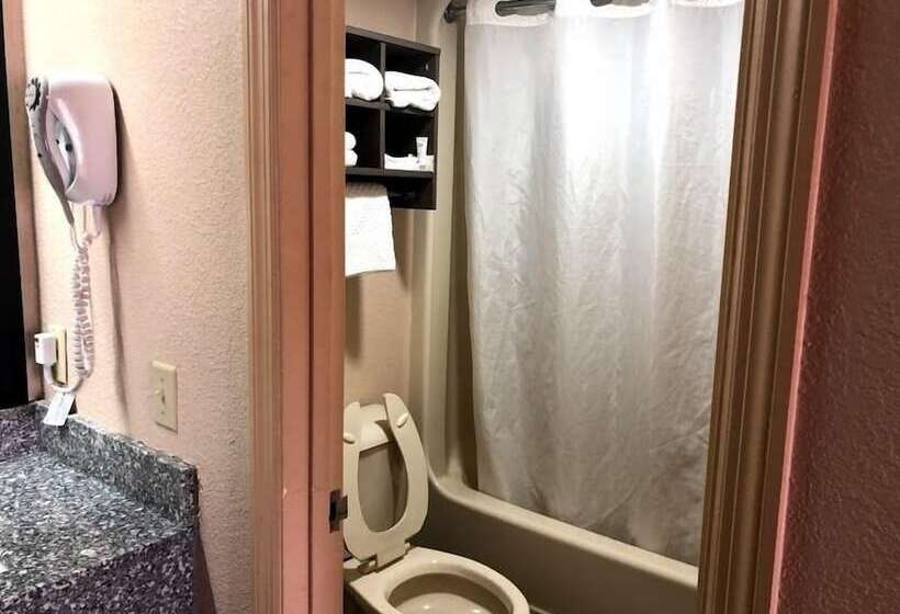 בית מלון כפרי Legacy Inn Gallatin