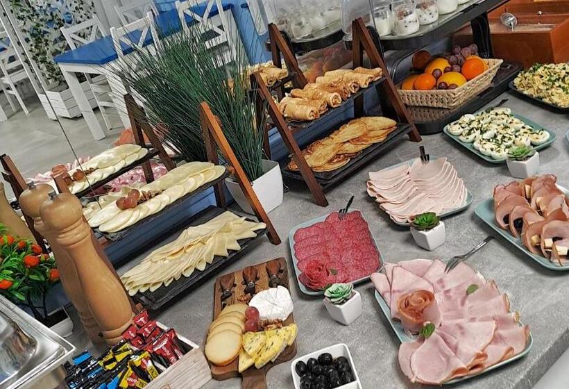 ホテル Malinowski Economy