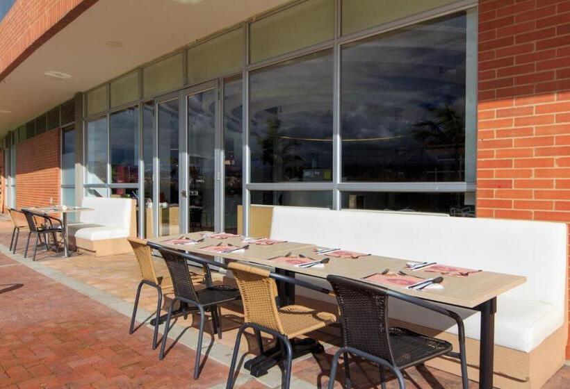 Pop Art Hotel Tocancipá Y Centro De Convenciones