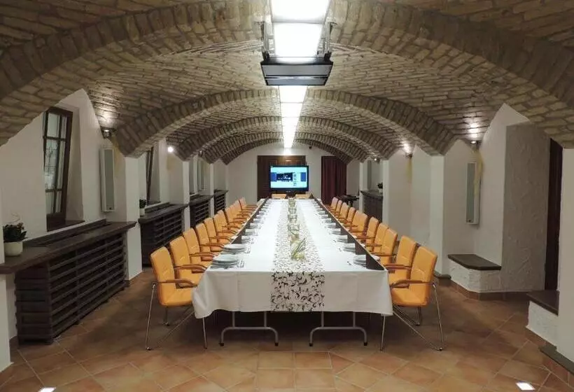 هتل Soleil Apartman Szeged