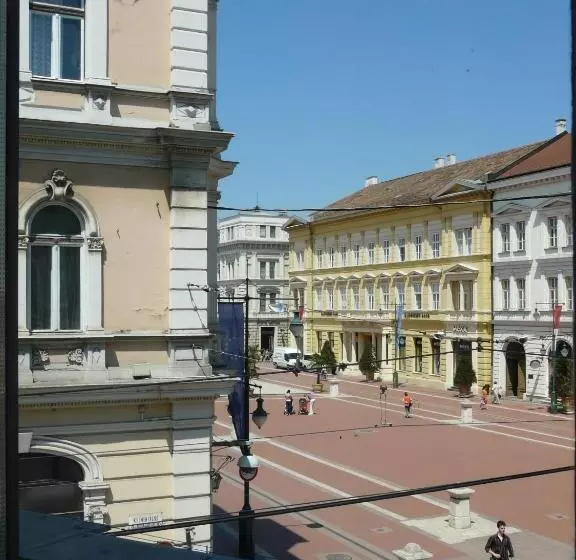هتل Soleil Apartman Szeged