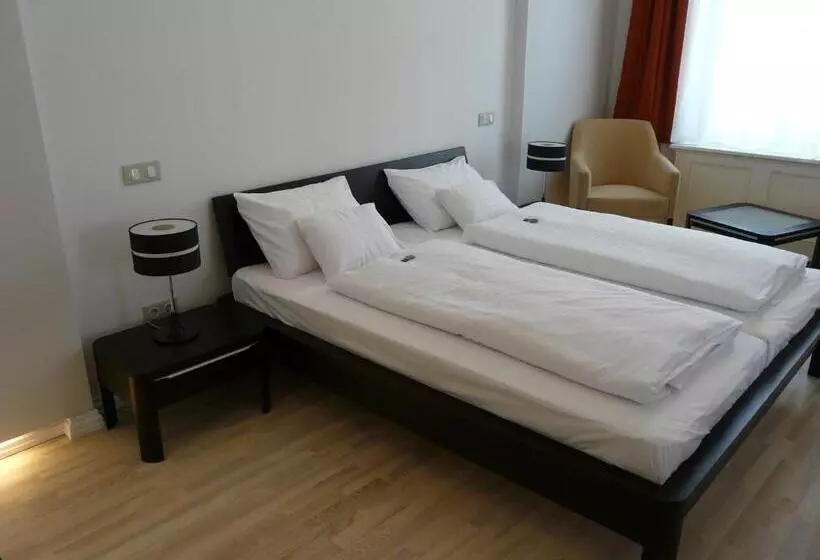 هتل Soleil Apartman Szeged