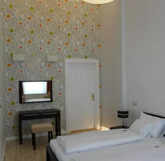 هتل Soleil Apartman Szeged