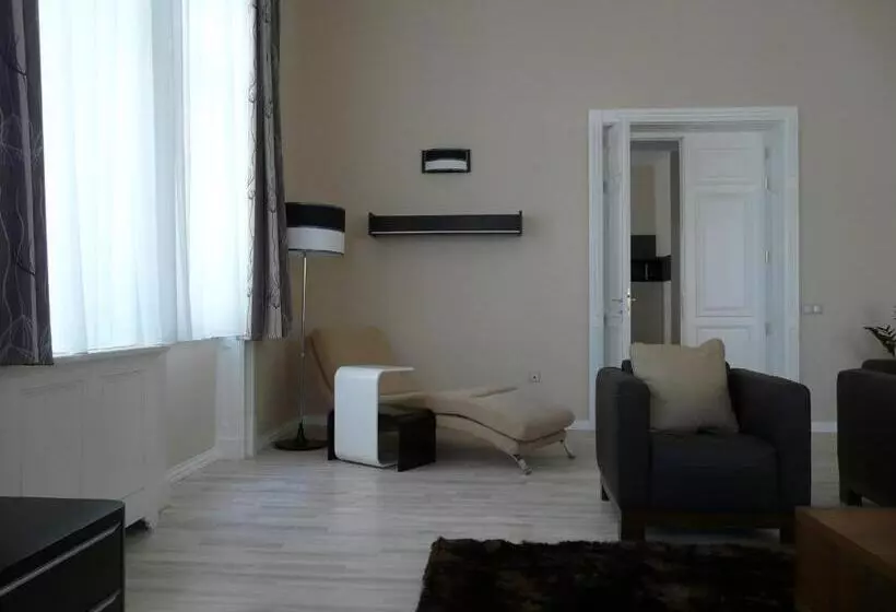 هتل Soleil Apartman Szeged