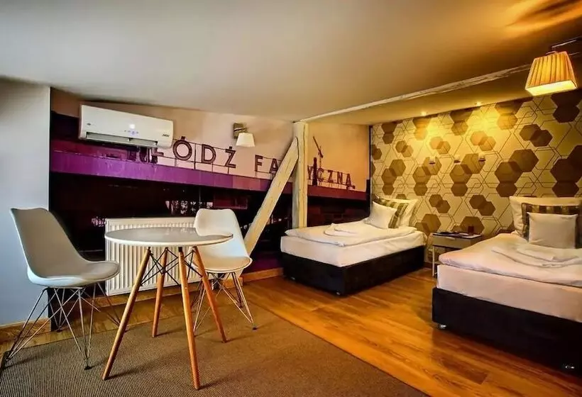 هتل Stare Kino Cinema Residence