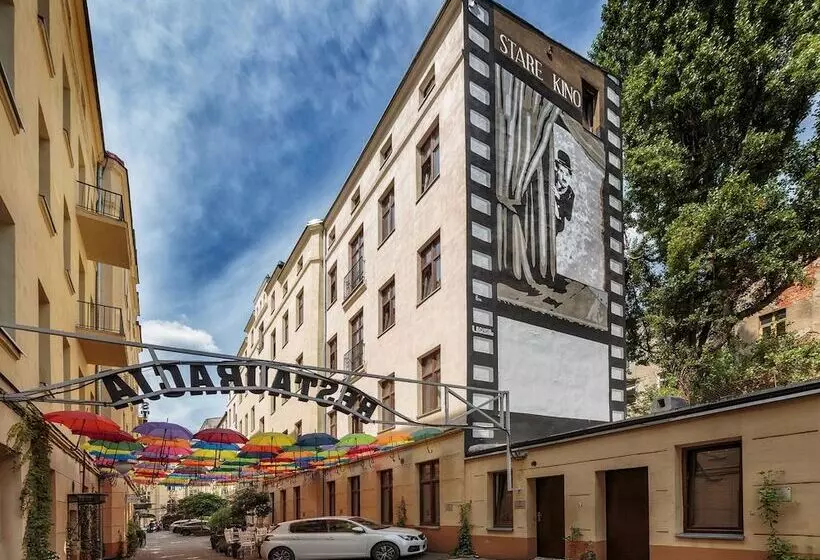 هتل Stare Kino Cinema Residence