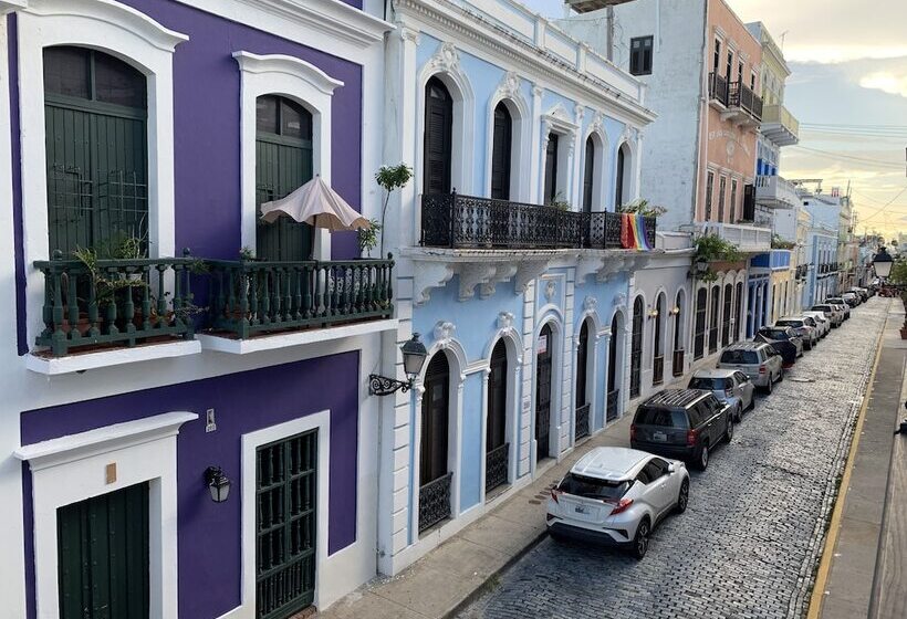 هتل The Gallery Inn